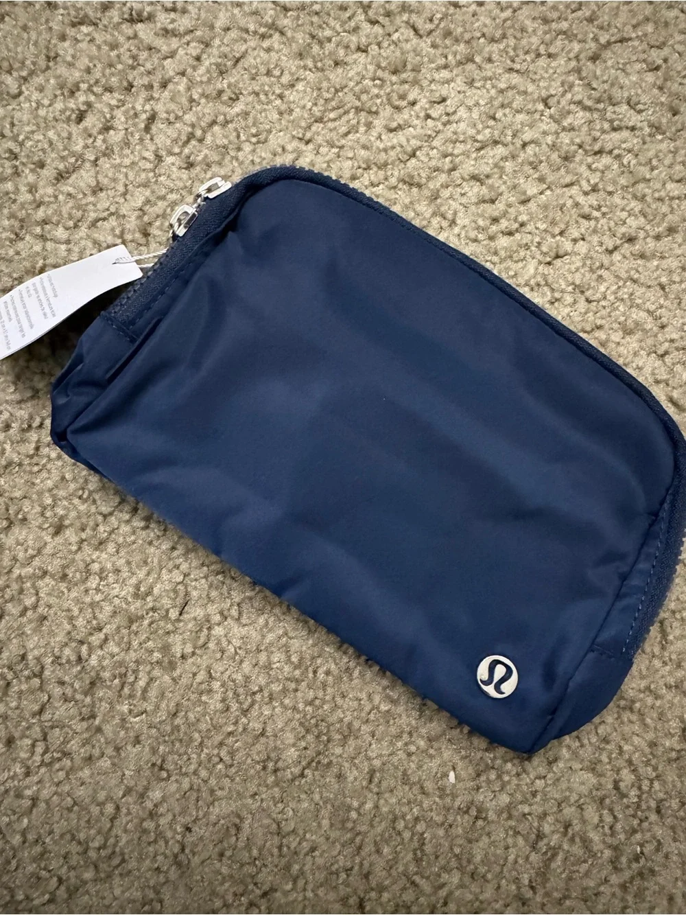 Lululemon belt bag 2 L size
